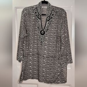 Sweet Lily Black/ White Embroidered Women's Tunic with 1 flaw (see last photo)